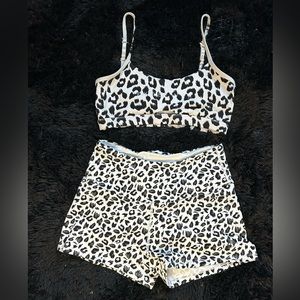 Ryderwear black and white cheetah print gym set